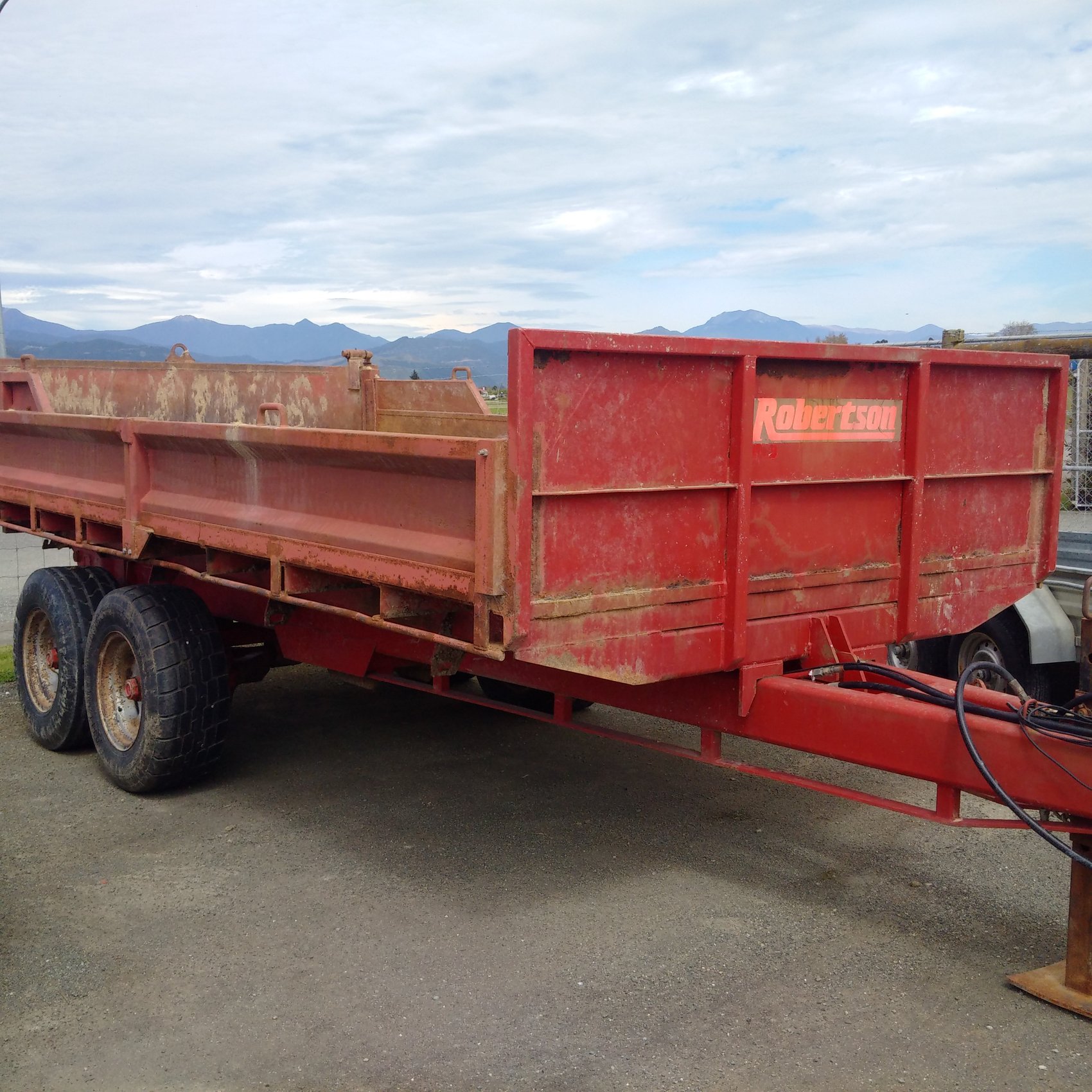 a-new-meaning-of-tough-the-first-tipper-trailers-get-delivered